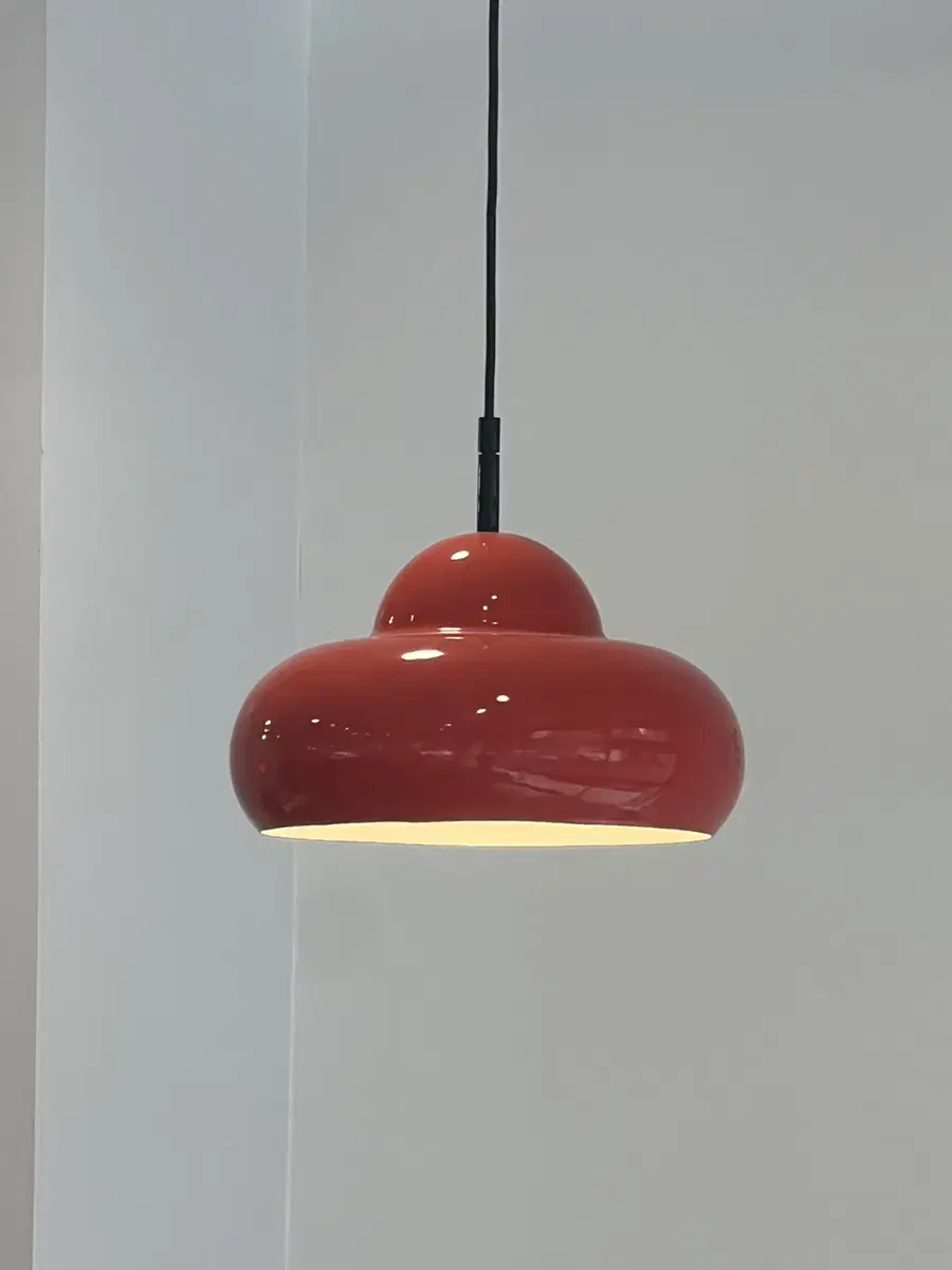 Red Metal Space Pendant Lamp 빈티지조명